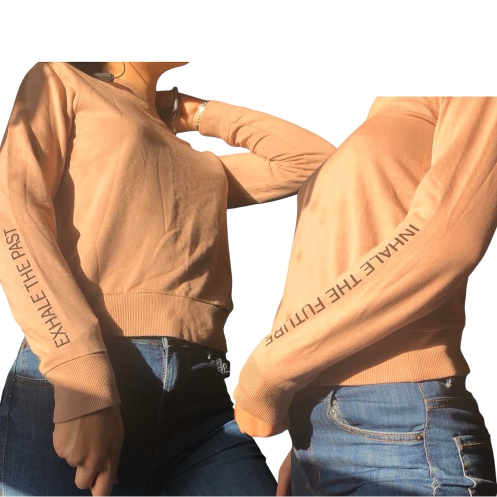 Women’s Small Top Shirt Beige Nude Sweater Long Sleeve Crewneck Neutral Preppy